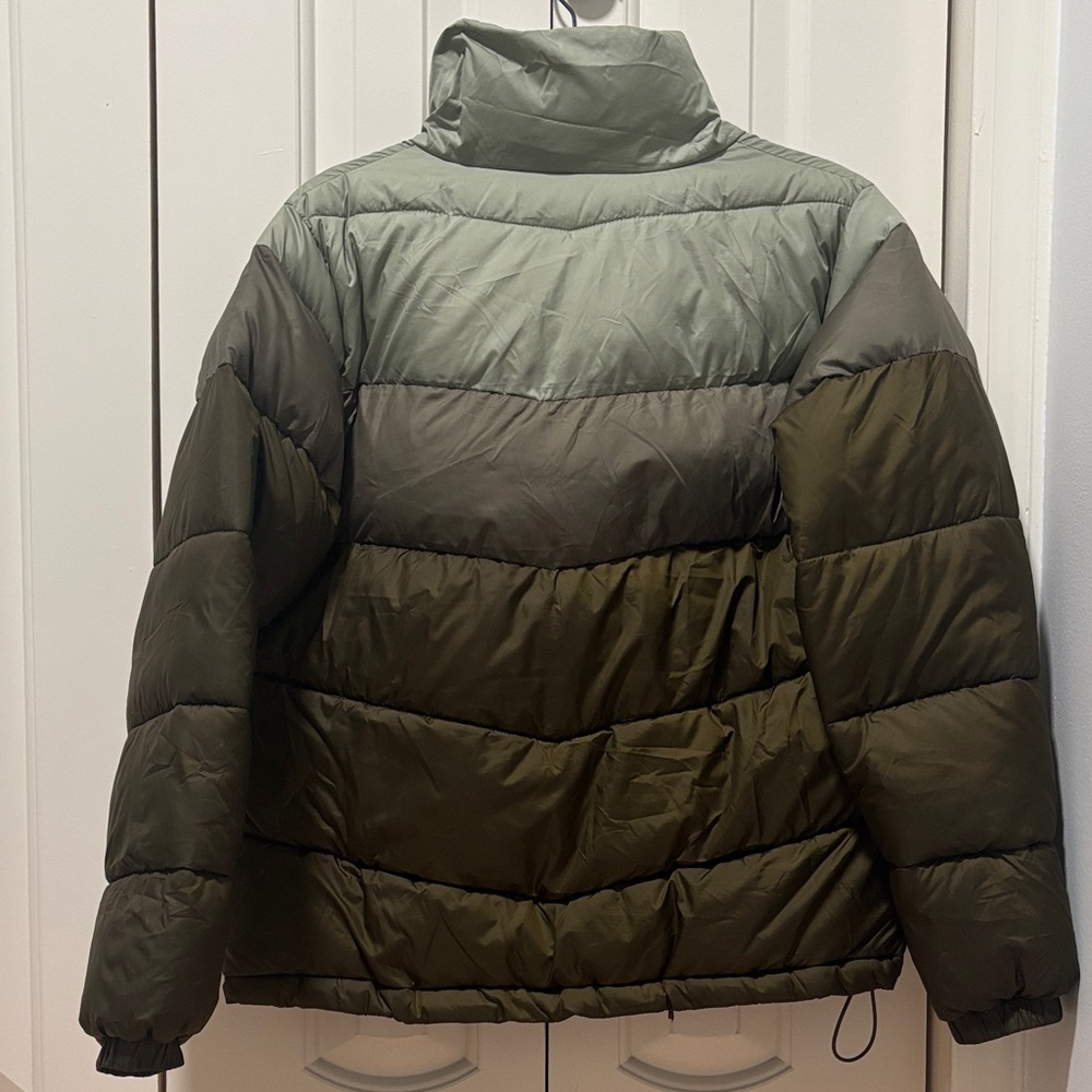 Columbia women Olive and Dark Green Puffer Jacket - Picture 4 of 7